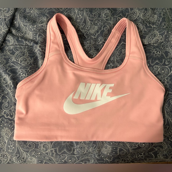 NWT Bubblegum Pink Nike Sports Bra - Picture 5 of 5